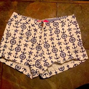 Macbeth Collections size Large